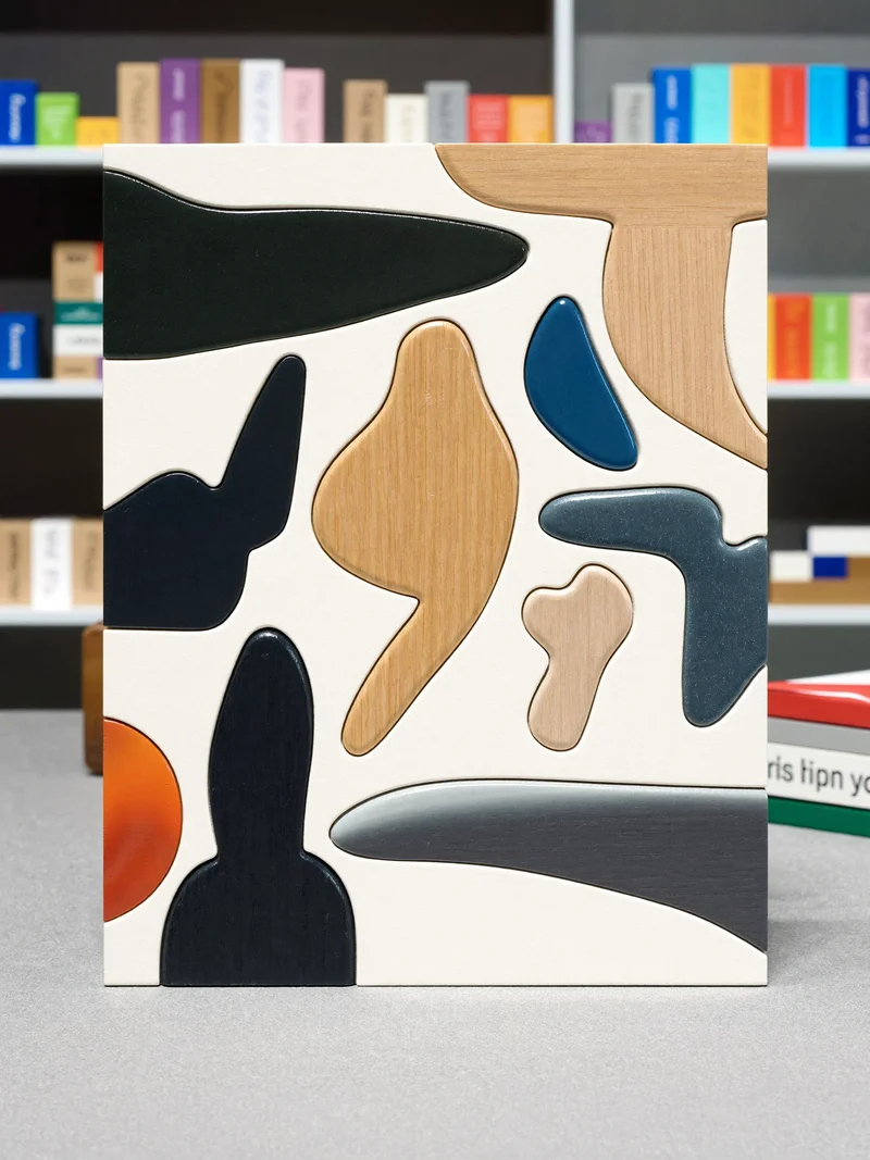 Illustration eines abstrakten Holzpuzzles auf einem Tisch